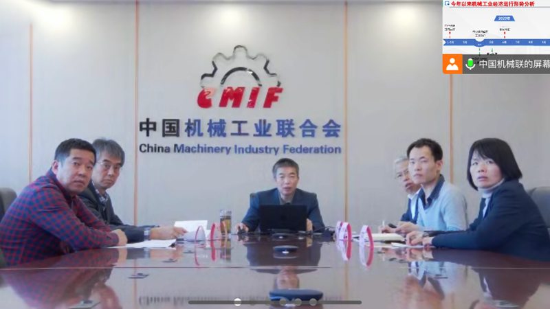 选择注塑机伺服电机时，需要关注以下几个关键参数：